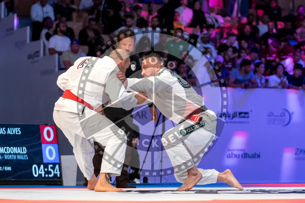 20231107PBB5284 | Fighters compete during the AJP World Master Championship in the Mubadala Arena in Abu Dhabi, Arab United Emirates, on November 7, 2023.