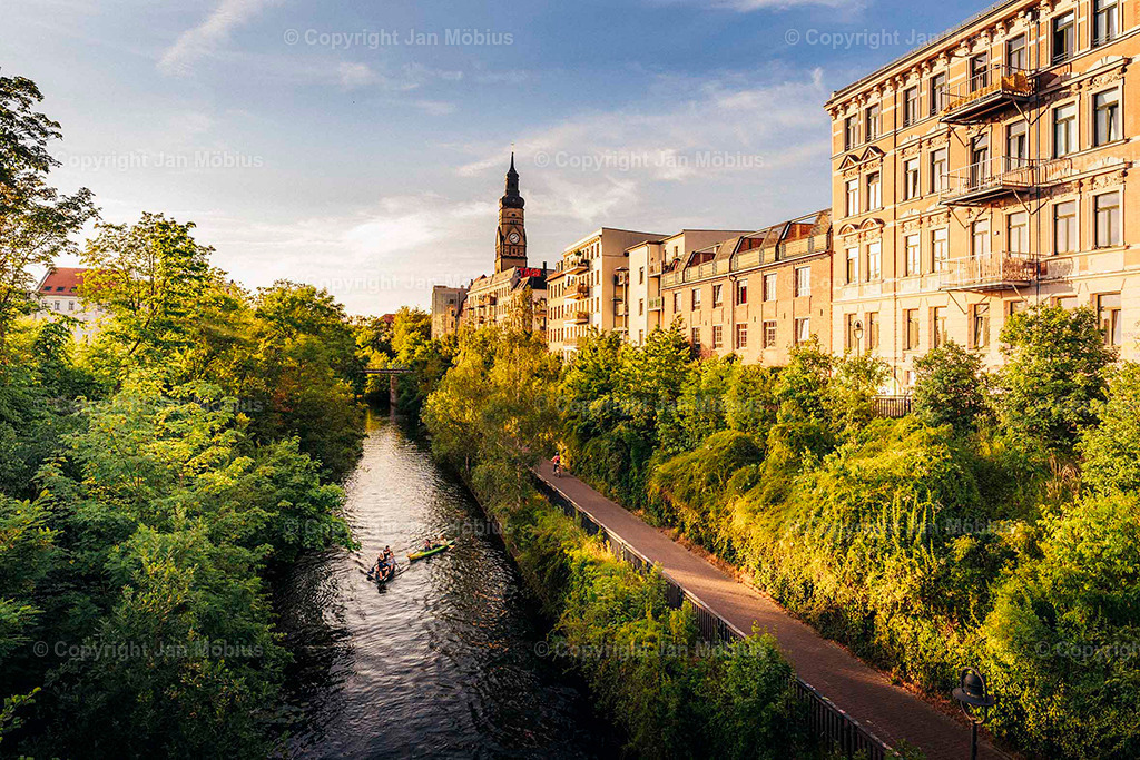 Karl-Heine-Kanal  | Der Karl-Heine-Kanal ist einer der coolsten und atmosphärischsten Orte in Leipzig – perfekt für Urban Nature, Bootstouren, Spaziergänge, romantische Sonnenuntergänge und Szene-Vibes in Plagwitz/Lindenau. - Realisiert mit Pictrs.com