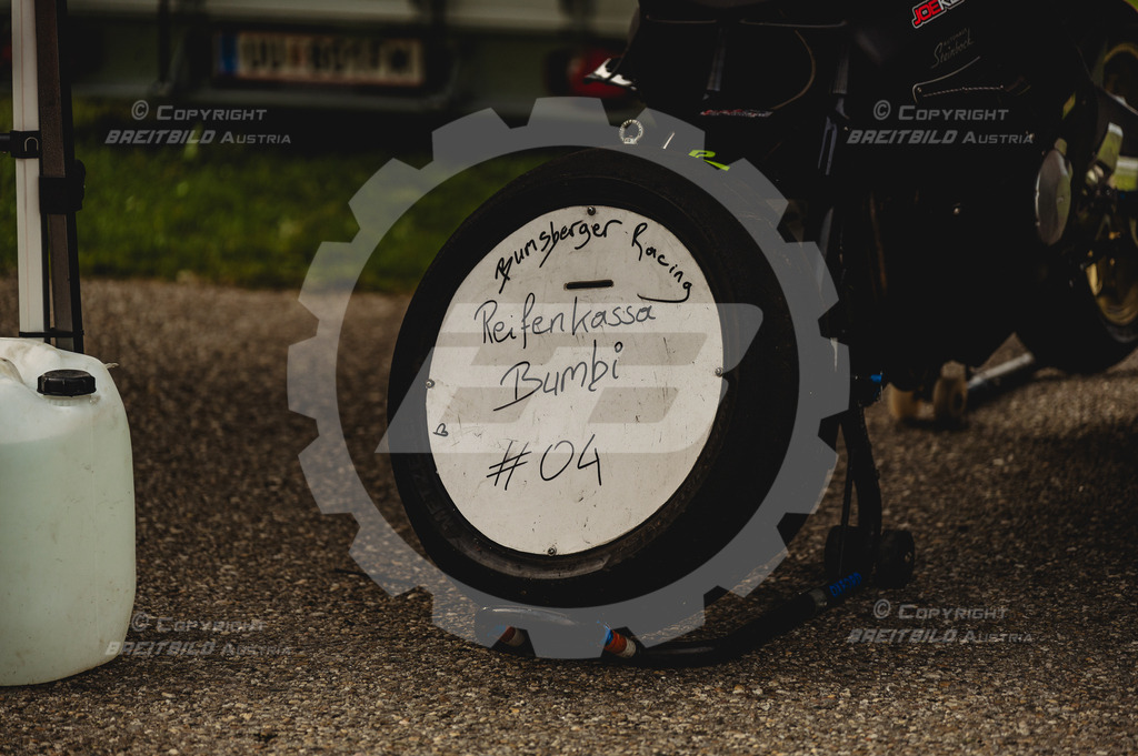 0138 - Bergrennen Landshaag2026 | BREITBILD Austria Webshop

Finde Fotos von: Breitbild, Breitbild Austria, Landshaag, Europeanbikers, KTM, BMW, Bergrennen, Bikeporn, Carporn, Bikes, Cars, Fotografie, Oberösterreich, Österreich, Berufsfotograf, Motorradteile Ganster, Julbach, Pannoniari - Realisiert mit Pictrs.com