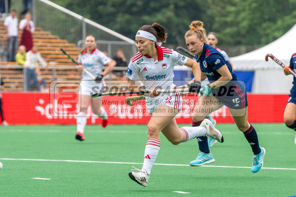 Final4_20240518-1150-0036 | Bonn, Deutschland, 18.05.2024: Emma Boermans (Rot-Weiss Koeln) in Aktion waehrend des Spiels der Deutsche Feldhockey-Meisterschaften 2024 zwischen Final 4 Damen Rot Weiss Köln - Mannheimer HC im Bonner THV am 18.05.2024 in Bonn, Deutschland. (Foto von Stephan Fehrmann)

Bonn, Germany, 18.05.2024: Emma Boermans (Rot-Weiss Koeln) in action during the game of Deutsche Feldhockey-Meisterschaften 2024 between Final 4 Damen Rot Weiss Köln - Mannheimer HC in Bonner THV at 18.05.2024 in Bonn, Deutschland. (Foto from Stephan Fehrmann)