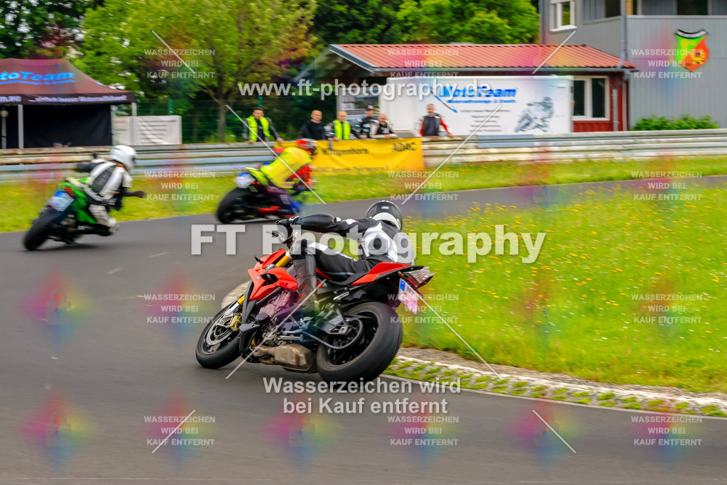 VBK-7548 | Hier findet Ihr Bilder von Touristenfahrten auf der Nürburgring Nordschleife oder von anderen Veranstaltungen die ich besucht habe. Viel Spass beim Durch Schauen 