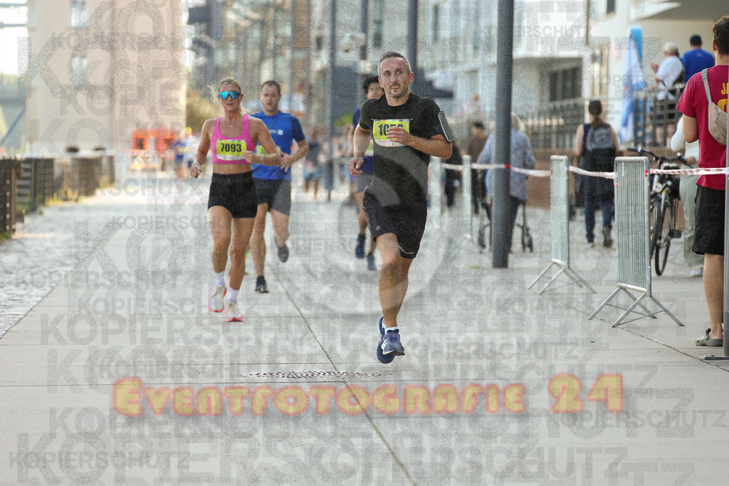 250920_1445_EX1_7433 | Sportfotografie im Rhein-Sieg Kreis, Köln, Bonn, NRW, Rheinland Pfalz, Hessen, etc. Unser Tätigkeitsfeld umfasst den Laufsport vom Volkslauf über den Marathon, Duathlon, Triathon bis zum Ultralauf wie Kölnpfad Ultra oder Schindertrail.