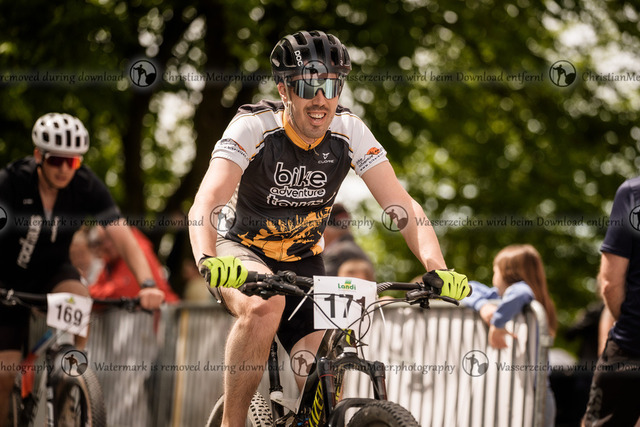 Eierlesen 2026 | Sie wurden bei einem Event oder Sportanlass fotografiert? Hier finden sie ihre Bilder! - Realisiert mit Pictrs.com