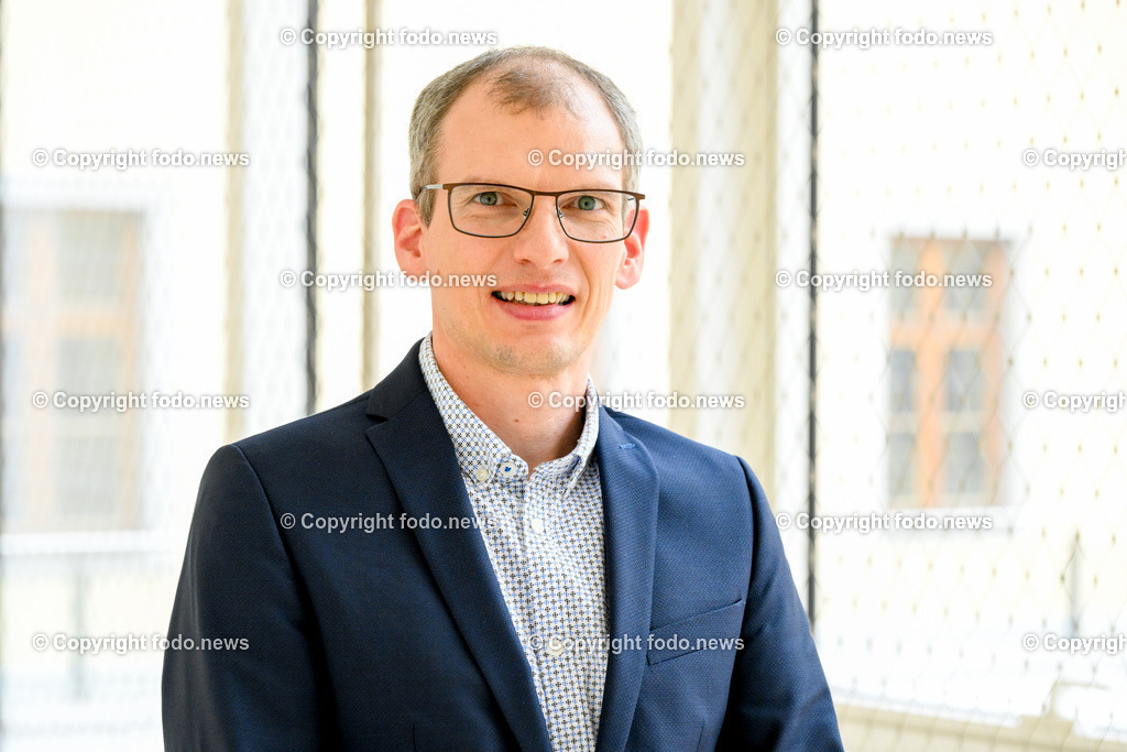 Pressekonferenz WKO Ooe_ Duale Akademie - Mehrgewinn für unsere Wirtschaft_ 26.04.2023-9 | 26.04.2023, Presseclub Linz, AUT, Pressekonferenz WKO Ooe, Duale Akademie - Mehrgewinn für unsere Wirtschaft, im Bild Christian Stumpfl (Teamleiter F&amp;E, Sensors & Actuators - Fronius International GmbH)
