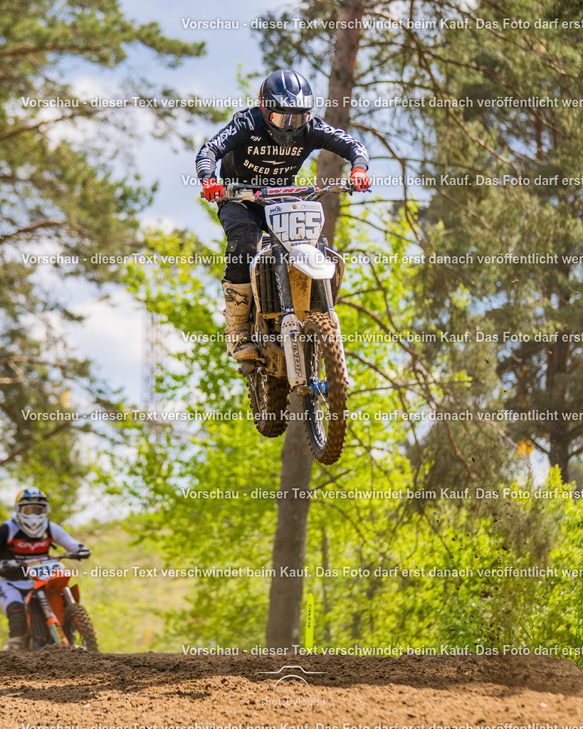 20260517_Templin-6668 | Sportfotografin aus Berlin-Brandenburg mit Fokus auf Motocross. Ich halte deine sportliche Leistung und echte Emotionen auf und neben der Strecke professionell fest. Entdecke die Fotos von deinem Rennen und bestelle sie direkt hier im Shop.