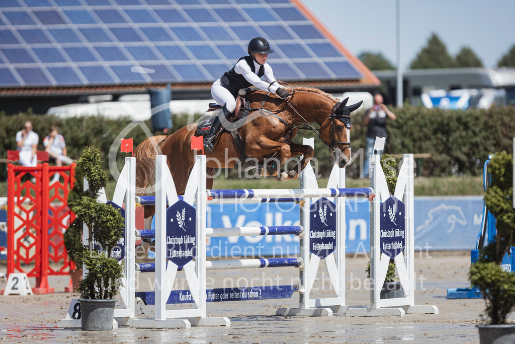 240629_LüPfSpTa_Youngster-S-113 | Deine schönsten Turniermomente als professionelle Fotos! Entdecke hochwertige Pferdesport-Fotografie im Online-Shop. Jetzt Fotos finden & bestellen!
