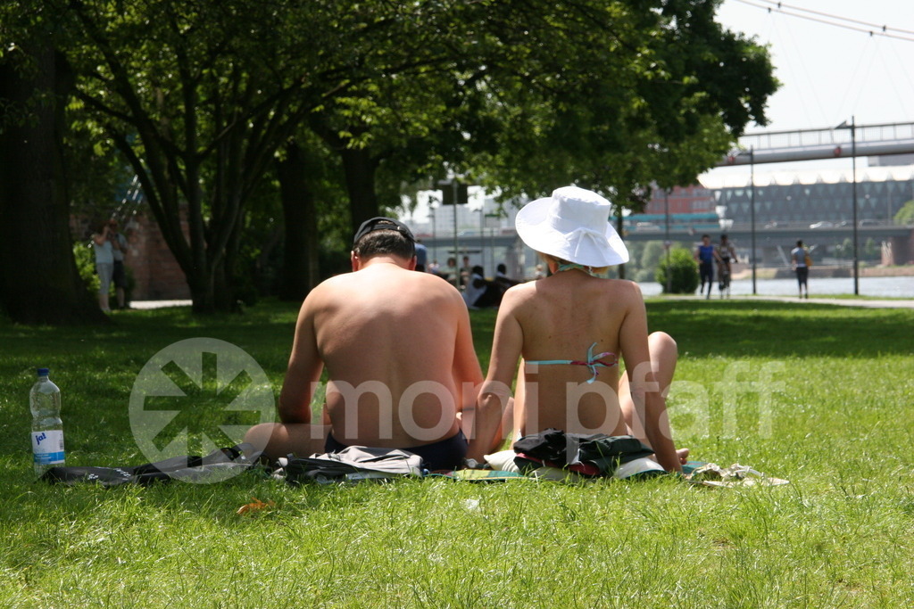 Sonnenbad am Main | Online-Shop | monipfaff.de - Realisiert mit Pictrs.com