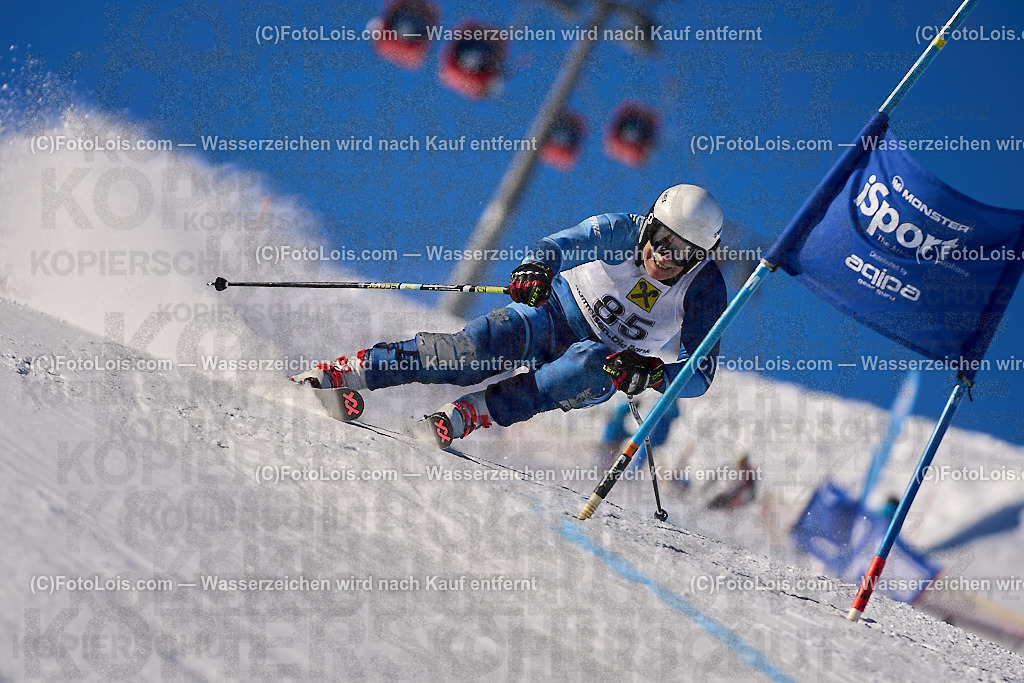 ALP3045_MASTERS-Cup_GS-B Herrn_Fusulan Catalin Mihai | (C)FotoLois.com, Alois Spandl. FIS Masters-Cup Wildschönau, Giant Slalom auf der Piste Schatzberg GS, Siegerehrung auf dem Dorfplatz Niederau, Sa 13. Januar 2024.