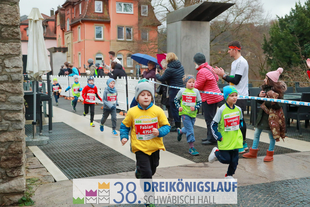 400m AOK Junior Cup | 3 Koenigslauf 2024 400m AOK Junior Cup - Realisiert mit Pictrs.com
