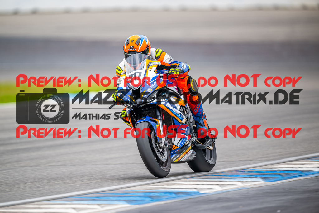 MaZZes_FotoMatrix_240702_6007705_8187 | WEISS