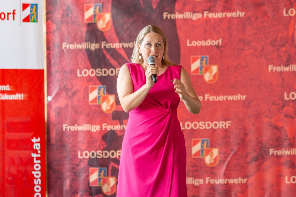 Festakt_053 | Fotodoku des Festaktes im FF-Haus Loosdorf anlässlich der Auszeichnung der Helfer und Hilfsorganisationen  der Hochwasserkatastrophe September 2024