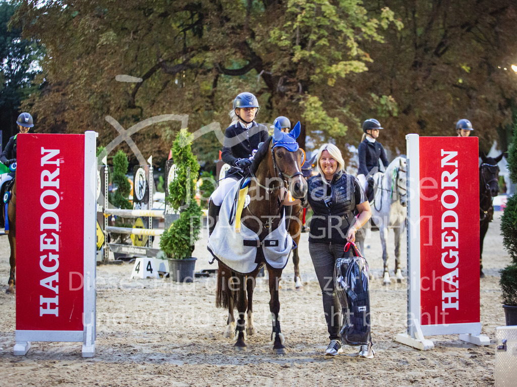 220909_OWLCh_PonyTrophy-204 | Deine schönsten Turniermomente als professionelle Fotos! Entdecke hochwertige Pferdesport-Fotografie im Online-Shop. Jetzt Fotos finden & bestellen!