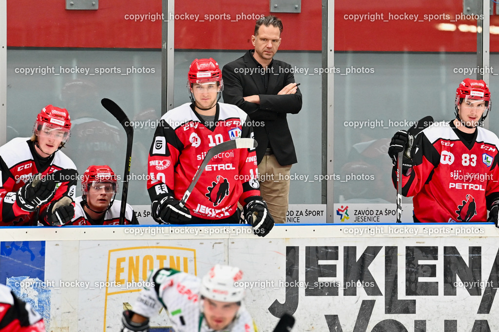 HDD Jesenice vs. EC Bregenzerwald 30.9.2022 | Headcoach HDD Jesenice GLAVIČ Gaber, #10 Jenko Jasa, #83 Kumanovic Lovro