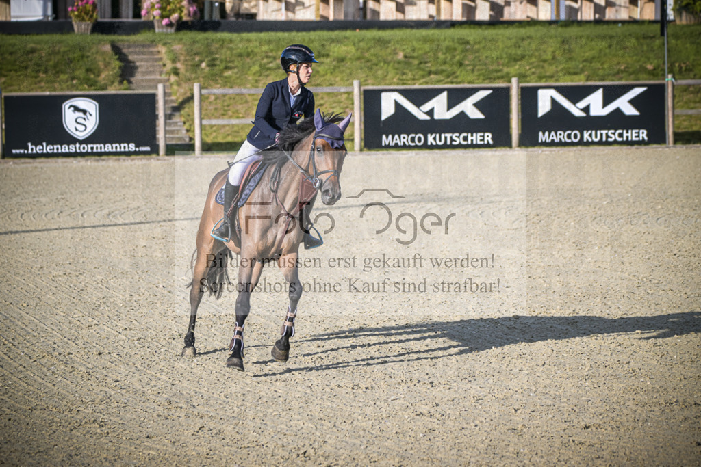 DOS_7626 | Entdecke hochwertige Reitturnierfotos von Foto Oger. Professionell, emotional und authentisch – jetzt Lieblingsmomente im Shop bestellen.Deutschlandweite Turnierfotografie. - Realisiert mit Pictrs.com