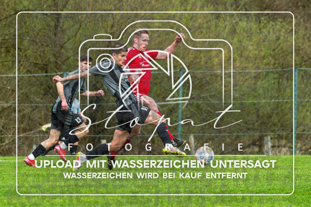 FGFSSCT-1032 | Justus Popp (FG Fulde-Stellichte #14) und Steffen Worthmann (SC Tewel #22) beim Herren Kreisliga HK Spiel zwischen FG Fulde-Stellichte und SC Tewel im Lehrdestadion, Stellichte (Simon Paul Stopat) - Realisiert mit Pictrs.com