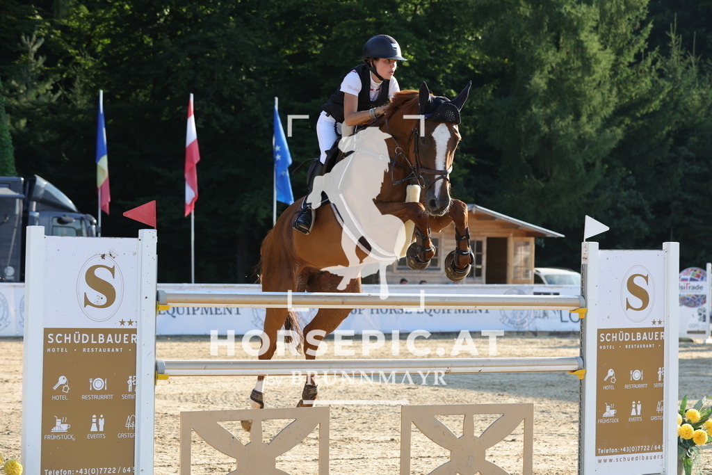 0P6A2411 | Willkommen bei Brunnmayr - Design & Fotografie – Ihrem Spezialisten für Reitturniere und Pferdeveranstaltungen in Oberösterreich, Salzburg und Bayern! Seit über 17 Jahren sind wir leidenschaftlich dabei.