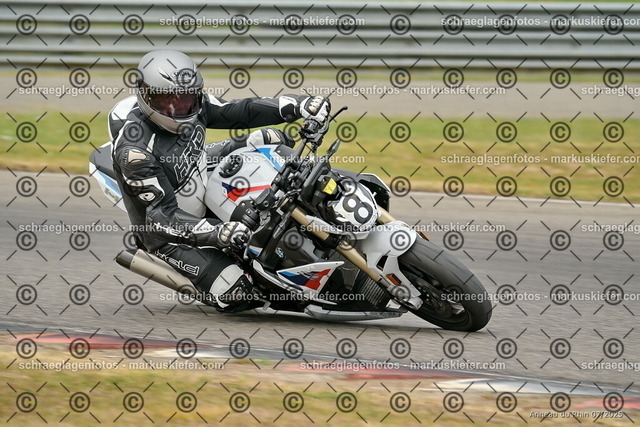25bt05-0341 | markuskiefer.com - Realisiert mit Pictrs.com