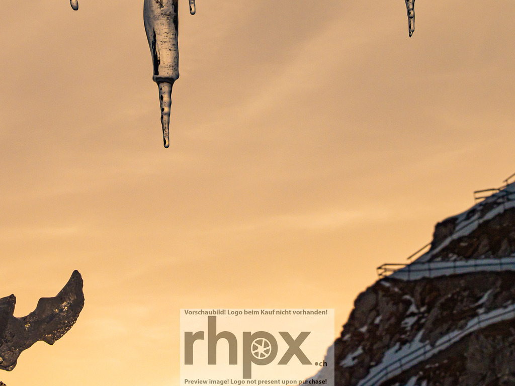 Sonnenaufgang am Pilatus | Stimmungsvolle Fotokunst aus Luzern. Erlebe den Pilatus, den See und die Stadt Luzern in exklusiven Aufnahmen in der Fotogalerie & Shop. - Realisiert mit Pictrs.com