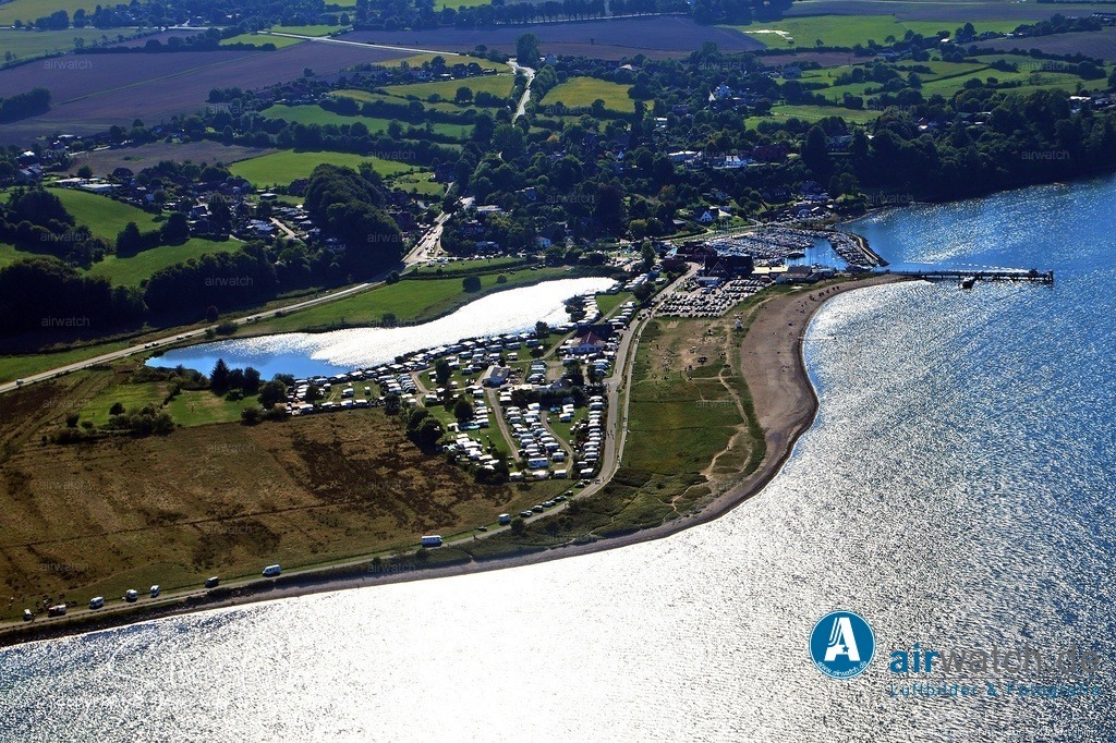 Luftbild Langballigau - Ist ein Hafen und ein Strandortsteil der Gemeinde Langballig | Langballigau ist ein Hafen und ein Strandortsteil der Gemeinde Langballig im Amt Langballig, Kreis Schleswig-Flensburg, Schleswig-Holstein, Deutschland. Der Hafen liegt an der Mündung der Langballigau in die Flensburger Förde und ist ein wichtiger Yachthafen mit 220 Liegeplätzen.