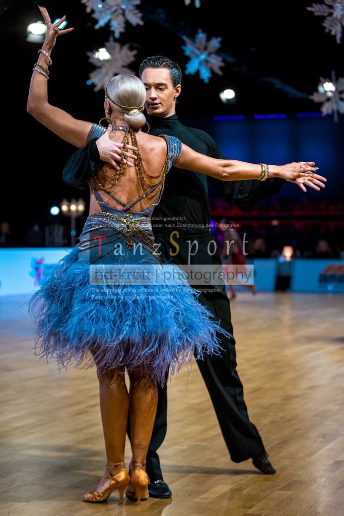 20251213_Baltic-GP_2125-2 | Tanzsportbilder, Standardtanz, Lateintanz, WDSF, DTV, LTVB, dancecomp, goc, hessen tanzt, blaues band der spree, walzer, tango, wiener walzer, slowfox, quickstepp, samba, rumba, cha-cha-cha, paso doble. jive, hd-kroft photography, turniertanzsport