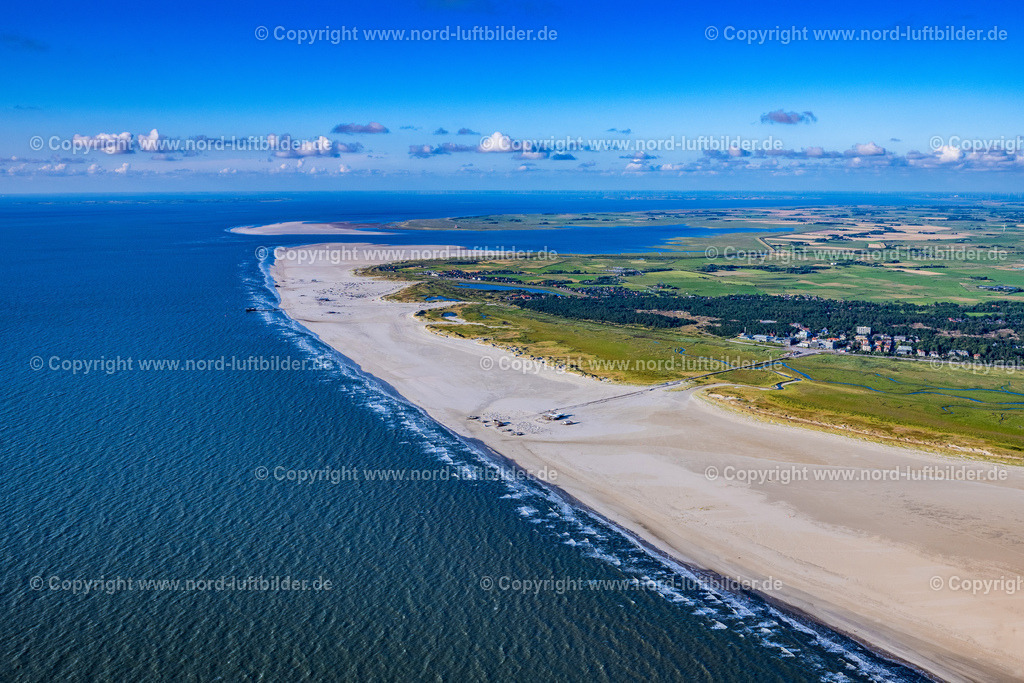 St. Peter-Ording_ELS_5475060822 | SANKT PETER-ORDING 06.08.2022 Sand und Strand- Landschaft an der Seebrücke in Sankt Peter-Ording im Bundesland Schleswig-Holstein. // Sand and beach landscape on the pier in Sankt Peter-Ording in the state Schleswig-Holstein. Foto: Martin Elsen