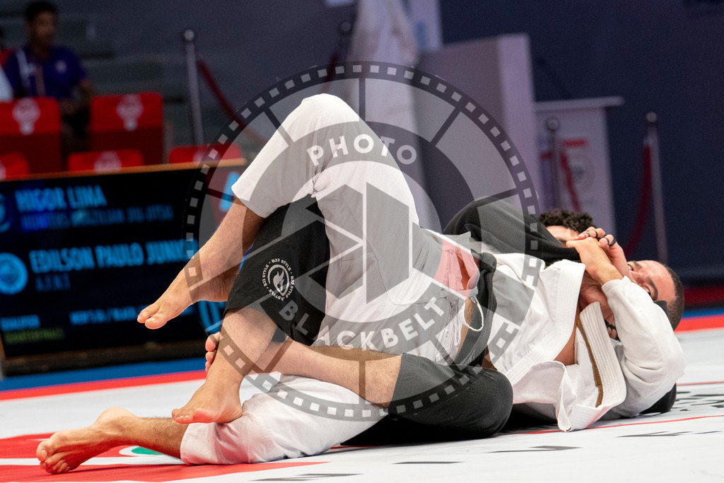20231108PBB1009 | Fighters compete during the AJP World Professional Championship in the Mubadala Arena in Abu Dhabi, Arab United Emirates, on November 8, 2023.