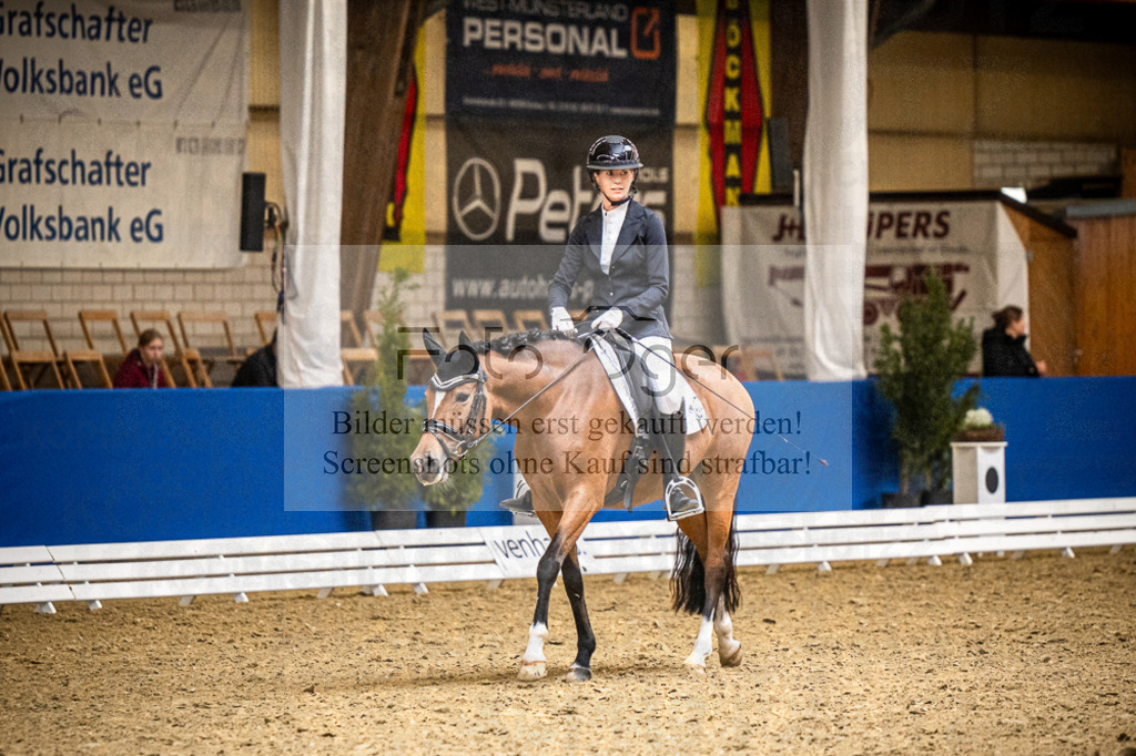 DOS_3403 | Entdecke hochwertige Reitturnierfotos von Foto Oger. Professionell, emotional und authentisch – jetzt Lieblingsmomente im Shop bestellen.Deutschlandweite Turnierfotografie. - Realisiert mit Pictrs.com