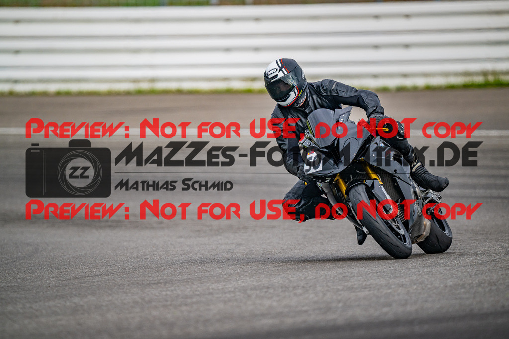 MaZZes_FotoMatrix_240701_6007705_2757 | ROT