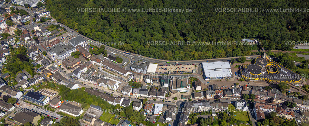 Ennepetal230801379 | Luftbild, Haus Ennepetal, Ortsansicht Ortsmitte mit Busbahnhof Neustraße und Voerder Straße, Berlet EInkaufsmarkt, Sparkasse, Milspe, Ennepetal, Ruhrgebiet, Nordrhein-Westfalen, Deutschland