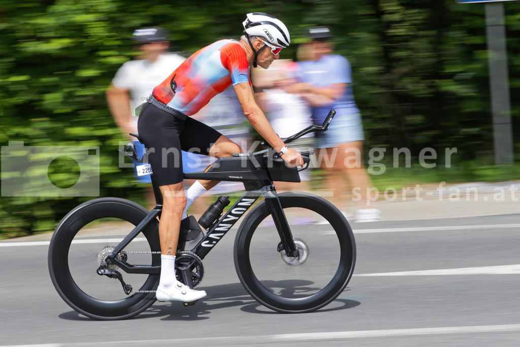 Klagenfurt 2026 | Henk Por (NED) Ironman, Klagenfurt 2026,  Lambichl, Klagenfurt , Austria. Photo: Ernst Krawagner - Realisiert mit Pictrs.com