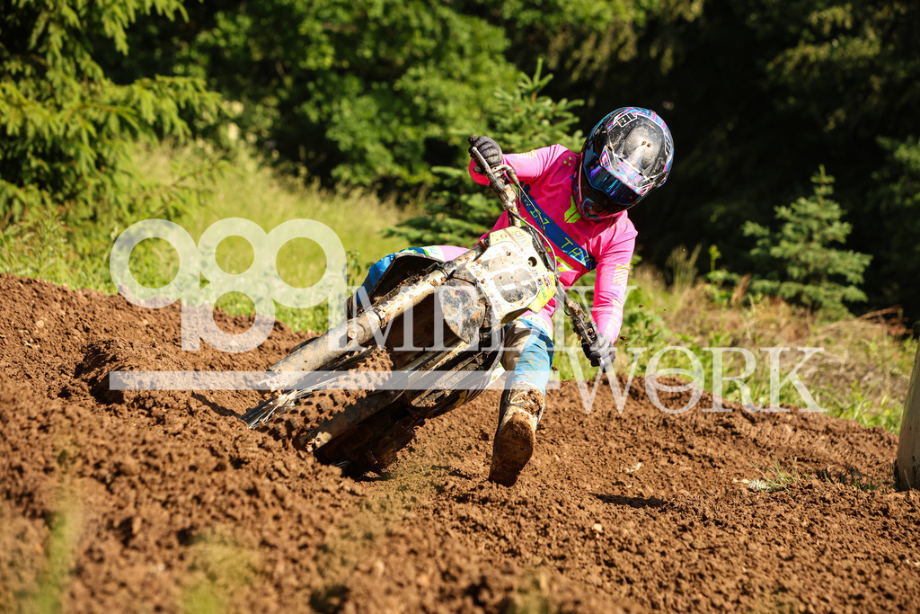 5E6A3651 | 989 MEDIAWORK