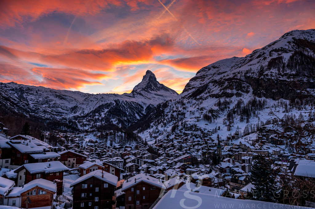 Zermatt in Switzerland on a wonderful sunset | Die ideale Geschenkidee für Naturliebhaber. Naturbilder von Marcel Gross Photography für ihr Zuhause in den verschiedensten Formaten und Materialien. - Realisiert mit Pictrs.com