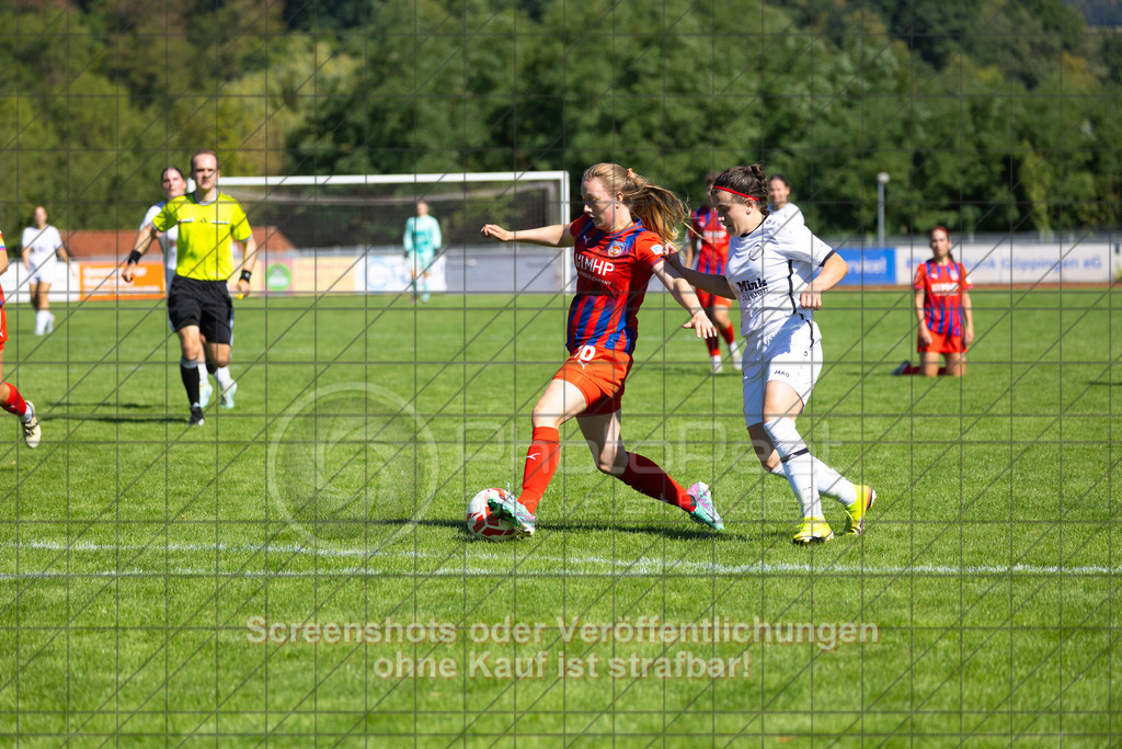 20260906_114641_0031_(c)_by_PhotoPeet | #,1.FC Donzdorf (weiß) vs. 1.FC Heidenheim 1846 (rot), Fußball, Frauen-Verbandspokal Gruppe 2, 2. Runde, Saison 2026/2027, Rasenplatz Lautertal Stadion, Süßener Straße 16, 73072 Donzdorf, 06.09.2026 - 11:00 Uhr,Foto: PhotoPeet / Sport- &amp; Eventfotografie / Peter Harich