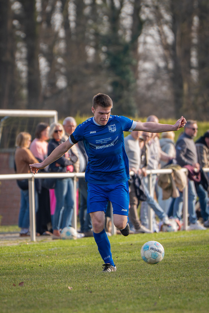 Fußball I Herren I Saison 2025-2026 I Kreisliga VEC I 17. Spieltag I BW Langförden - SV Falke Steinfeld I 7513 | jns.sportfotos - Realisiert mit Pictrs.com