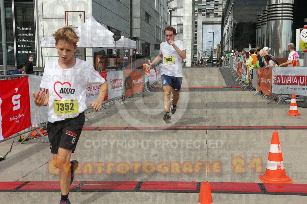 250920_1324_EX1_4409 | Sportfotografie im Rhein-Sieg Kreis, Köln, Bonn, NRW, Rheinland Pfalz, Hessen, etc. Unser Tätigkeitsfeld umfasst den Laufsport vom Volkslauf über den Marathon, Duathlon, Triathon bis zum Ultralauf wie Kölnpfad Ultra oder Schindertrail.