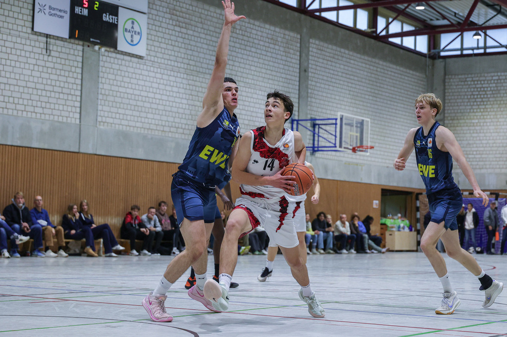NBBL BAYER GIANTS vs EWE Baskets Juniors Oldenburg-45 | Fotos von Basketballspielen aus dem Raum NRW fotografiert von Gero Mueller-Laschet und Daniel Schaefer - Realisiert mit Pictrs.com