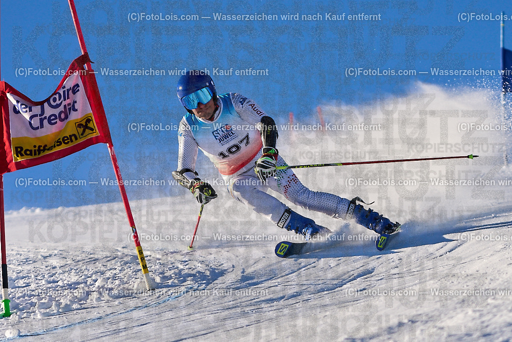 ALP4721_MASTERS-Cup_GS-A Herrn_Haller Thorsten | (C)FotoLois.com, Alois Spandl. FIS Masters-Cup Wildschönau, Giant Slalom auf der Piste Schatzberg GS, Siegerehrung auf dem Dorfplatz Niederau, Sa 13. Januar 2024.