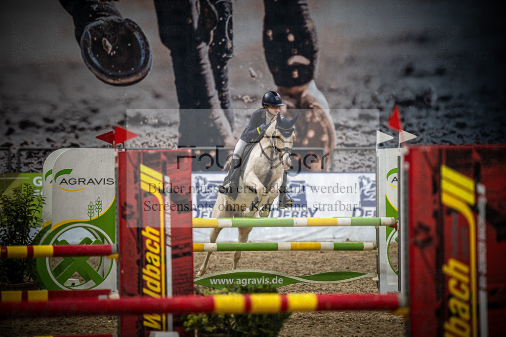 DOS_3463 | Entdecke hochwertige Reitturnierfotos von Foto Oger. Professionell, emotional und authentisch – jetzt Lieblingsmomente im Shop bestellen.Deutschlandweite Turnierfotografie. - Realisiert mit Pictrs.com