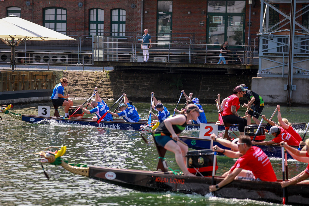 Drachenboot-Regatta_Duisburg140625_43 | Bildergalerie von Sport-Ereignissen aber auch von weiteren spannenden Dingen - nicht nur vom Niederrhein. In Anlehnung an den bekannten Spruch von Hanns Dieter Hüsch heißt das Motto: "Niederrhein ist überall".  - Realisiert mit Pictrs.com