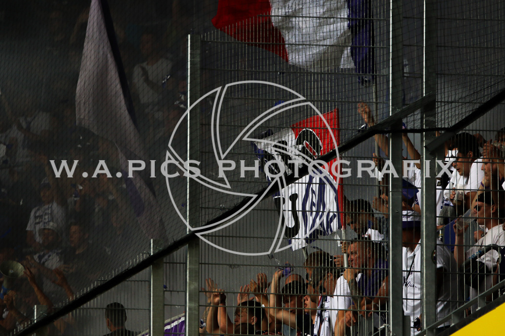 Linzer ASK vs FK Austria Wien | LINZ, AUSTRIA, Raiffeisenarena, 27.08.23 - SOCCER - ADMIRAL Bundesliga, Ground group, LASK Linz vs FK Austria Wien, Image shows: Fans of Austria Wien
Photo: SMP/Andreas Willdoner