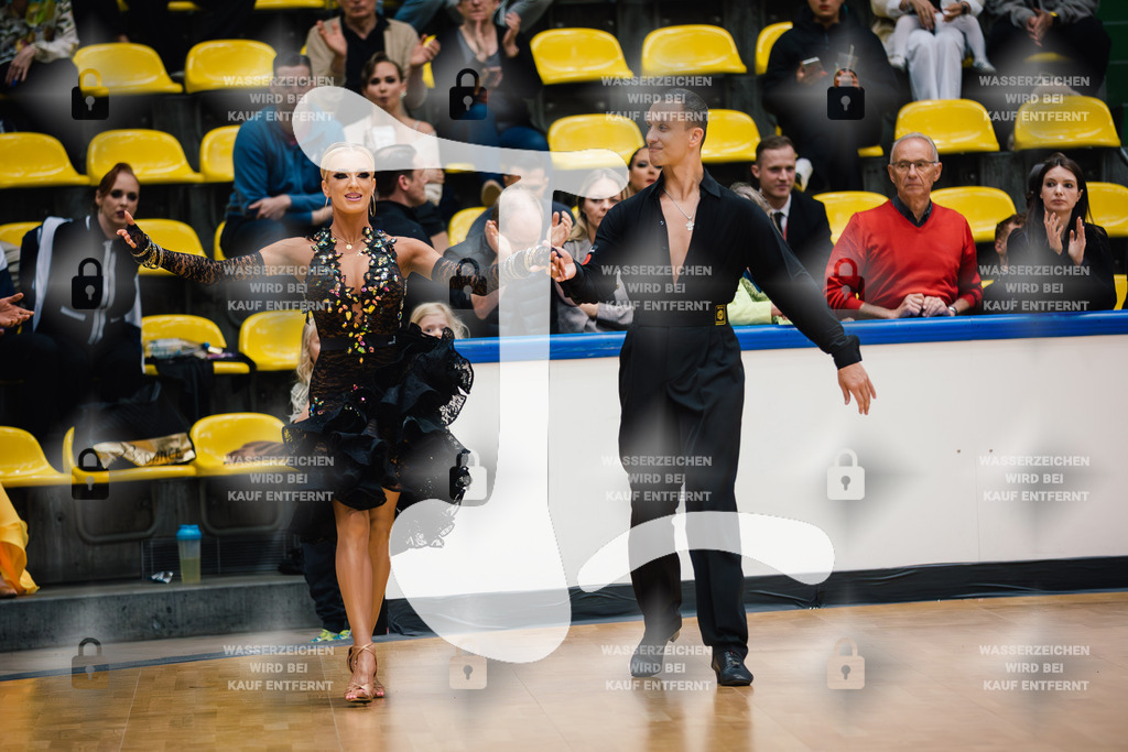 Hessen Tanzt WDSF International Open Latin 1st (17) Artur Balandin _ Anna Salita (T.T.C. Rot-Weiß-Silber Bochum)-2025-05-18-5252 | Webshop for digital downloads and prints of dance sport, event & show photographer Julian Link - Realisiert mit Pictrs.com