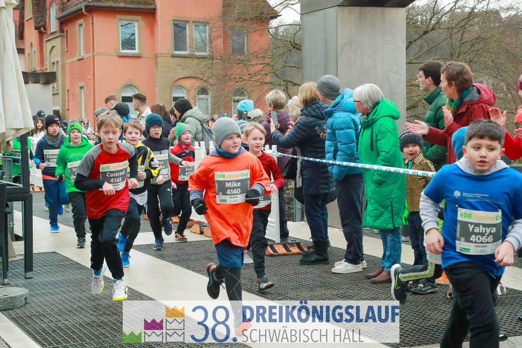 400m AOK Junior Cup | 3 Koenigslauf 2024 400m AOK Junior Cup - Realisiert mit Pictrs.com