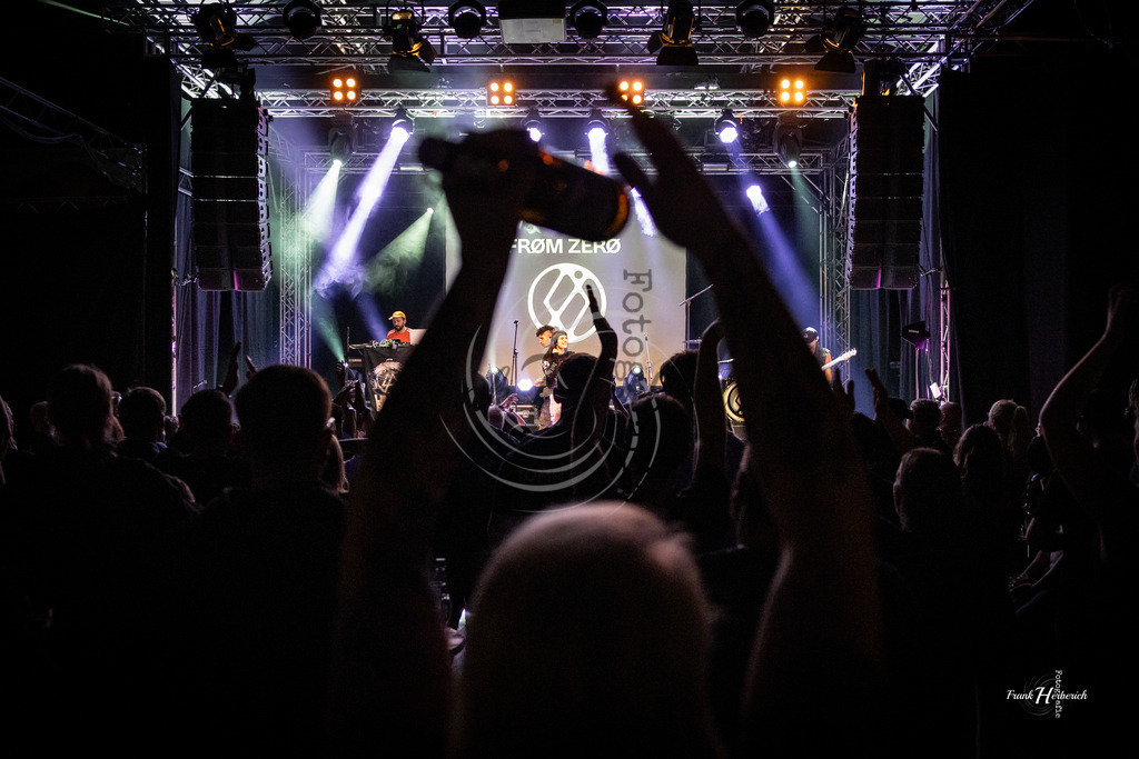 FRØM ZERØ  Geiselwind 07.02.2026 | Frank Herberich Fotografie, Frank Herberich, Fotografie, Hochzeit, Portrait, St. Peter Ording, Ording, Westerhever, Nordsee, Frank Fotografie, Hardheim,  Odenwald,Walldürn, Band,Eventfotografie - Realisiert mit Pictrs.com