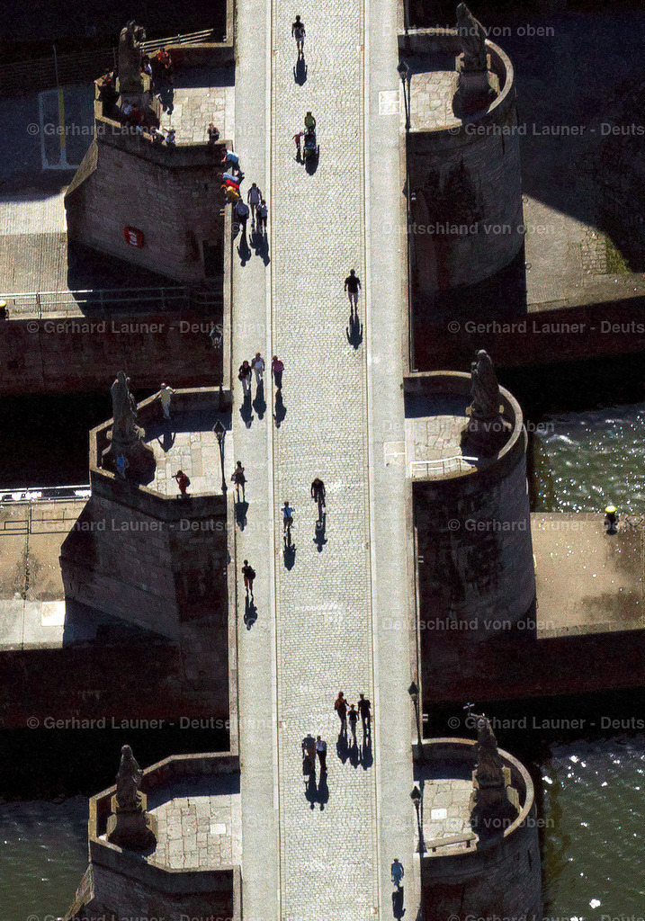 2696049A | Alte Mainbrücke Würzburg