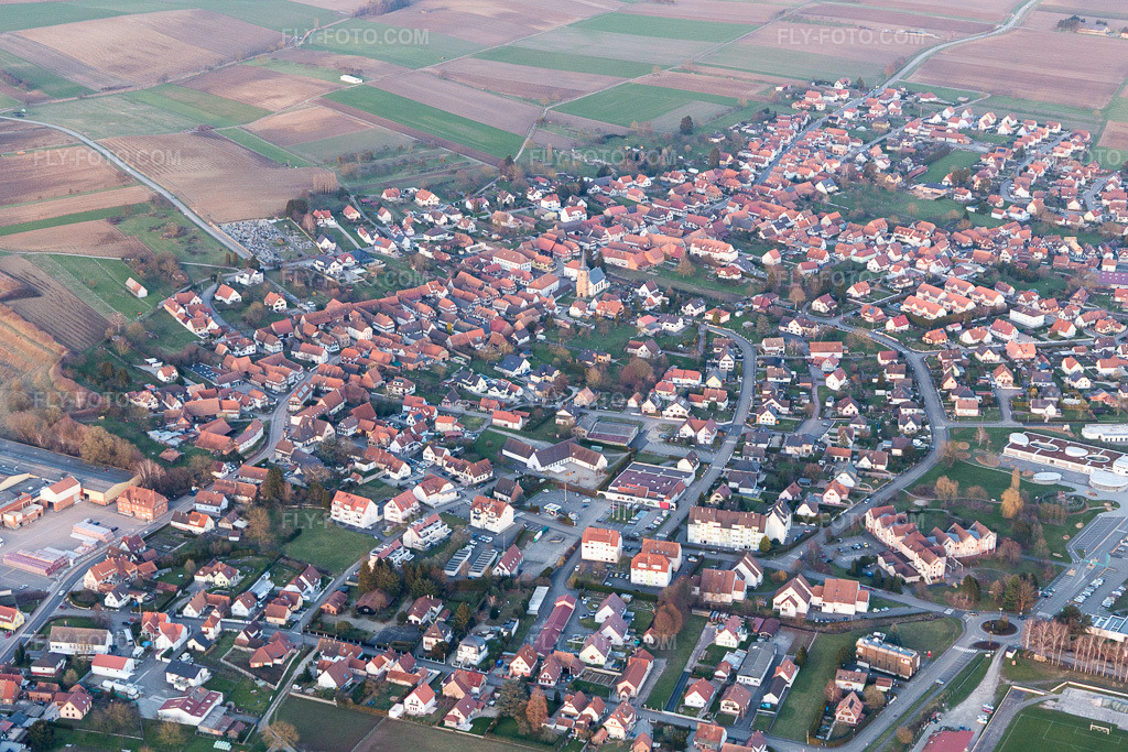 Aerial view: View of the town in Betschdorf in the state Bas-Rhin, France.Photo: IMG_105012.jpg taken on 03/21/2018 by Werner Riehm/FLY-FOTO.comResolution of the original: 5472 x 3648 px