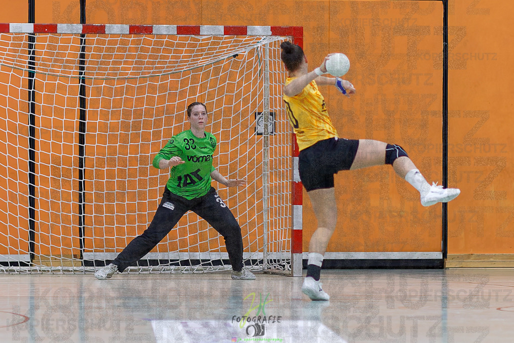 Frauen Oberliga Mitte (HHV); HSG Kleenheim/Langgöns II - HSG Eibelshausen/Ewersbach | Frauen Oberliga Mitte (HHV); HSG Kleenheim/Langgöns II - HSG Eibelshausen/Ewersbach am 01.11.2025 in Oberkleen (Weidig-Halle)Photo © 2025 - Jörg Heinrich - Realisiert mit Pictrs.com