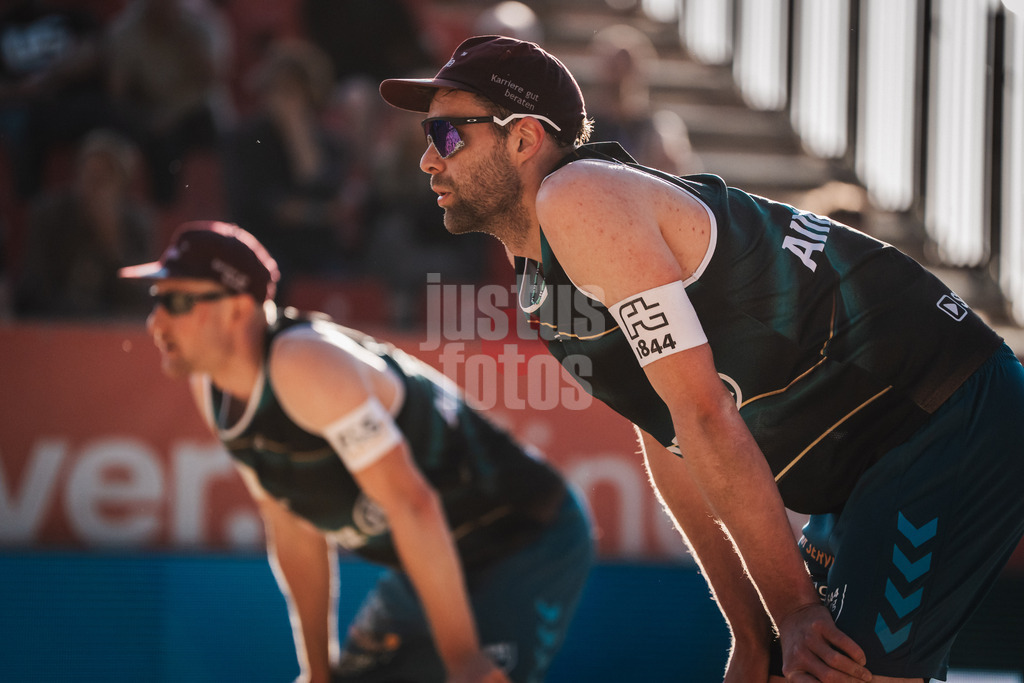 Beachvolleyball | Männer | Allianz German Beach Tour 2025 | Tourstop Düsseldorf | 15.05.2025 | Manuel Harms macht sich bereit für den gegnerischen Aufschlag