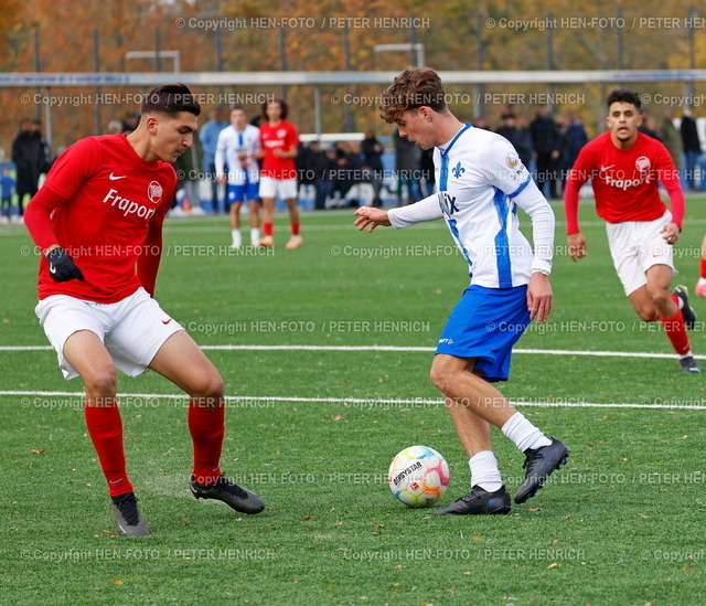 20231112-2118-fuba-u19-sv98-ofc-HEN-FOTO | 12.11.2023 Fussball U19 A-Junioren Hessenliga Saison 2023 2024 SV Darmstadt 98 - Kickers Offenbach (2:2) v. li. Mehmet Afsar (21 OFC) Mateo Zelic (28 SV98) Torschütze (Foto: Peter Henrich) - Realisiert mit Pictrs.com