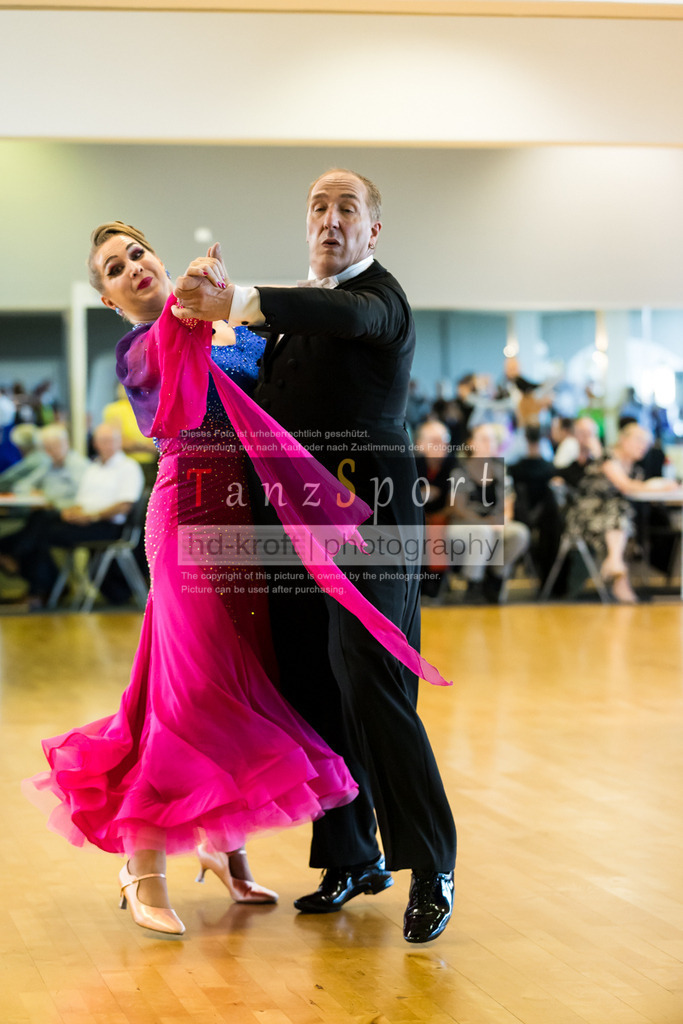 20250906_LM_By_Masters-III-S-Std_6678 | Tanzsportbilder, Standardtanz, Lateintanz, WDSF, DTV, LTVB, dancecomp, goc, hessen tanzt, blaues band der spree, walzer, tango, wiener walzer, slowfox, quickstepp, samba, rumba, cha-cha-cha, paso doble. jive, hd-kroft photography, turniertanzsport