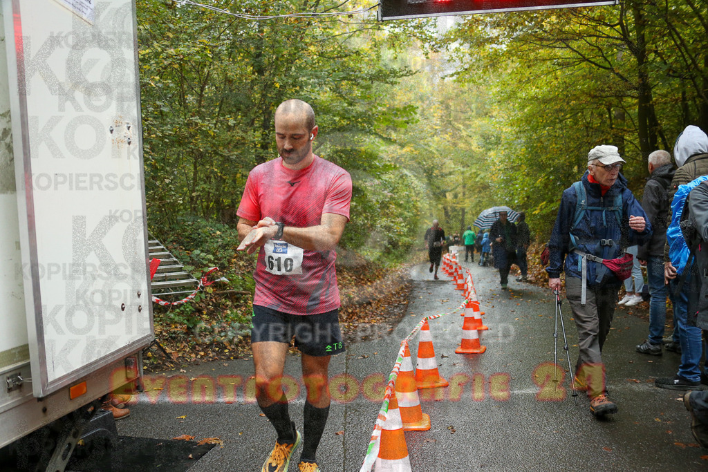 241027_1246_EX1_4734 | Sportfotografie im Rhein-Sieg Kreis, Köln, Bonn, NRW, Rheinland Pfalz, Hessen, etc. Unser Tätigkeitsfeld umfasst den Laufsport vom Volkslauf über den Marathon, Duathlon, Triathon bis zum Ultralauf wie Kölnpfad Ultra oder Schindertrail.